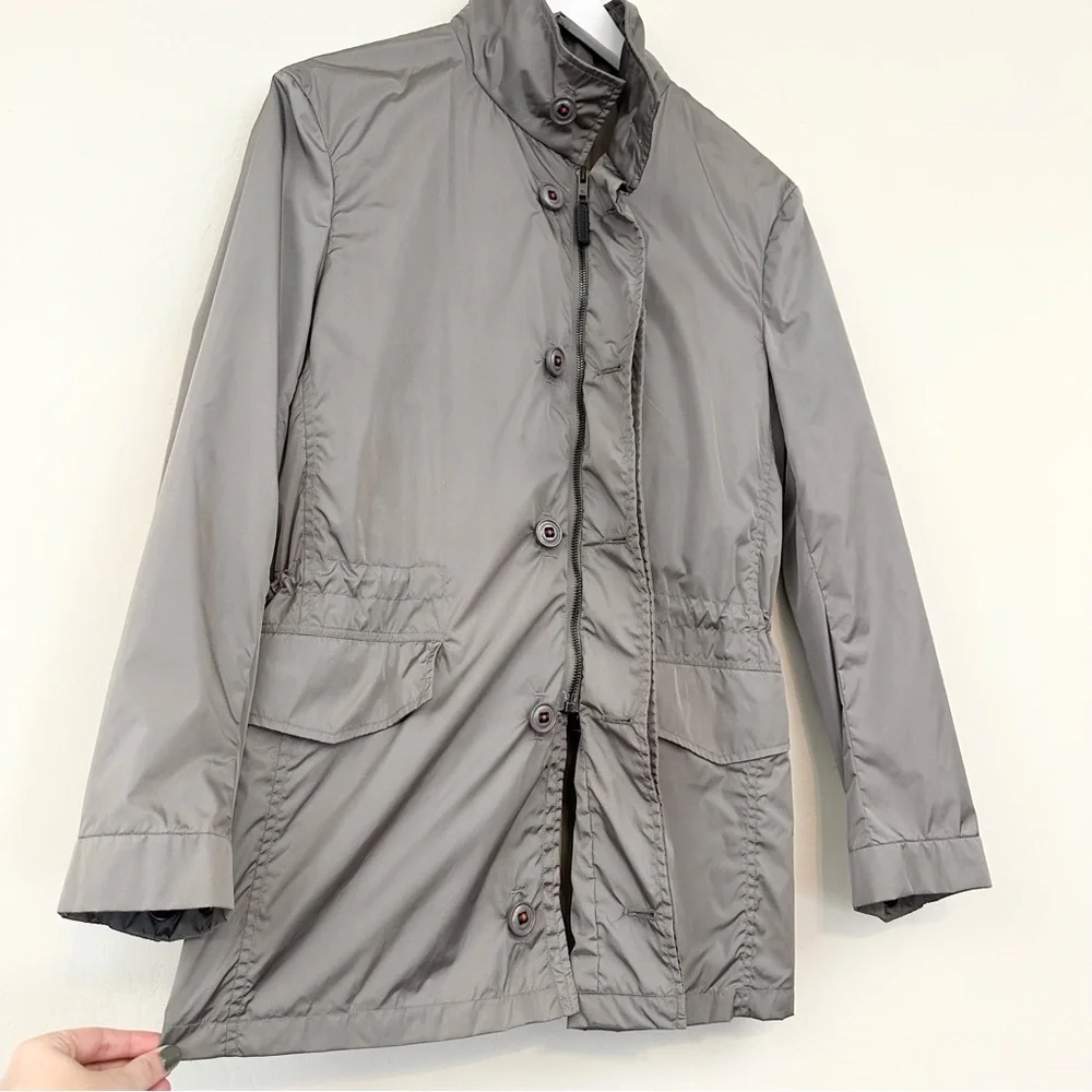 Gucci men’s Nylon Windbreaker Jacket Silver Gray
